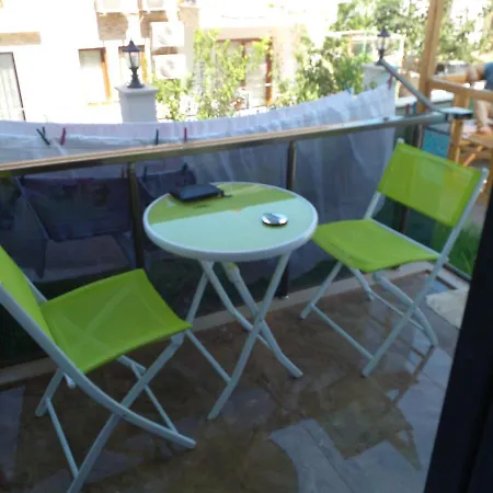люкс -квартира у подножия античной архитектуры Apartamento *